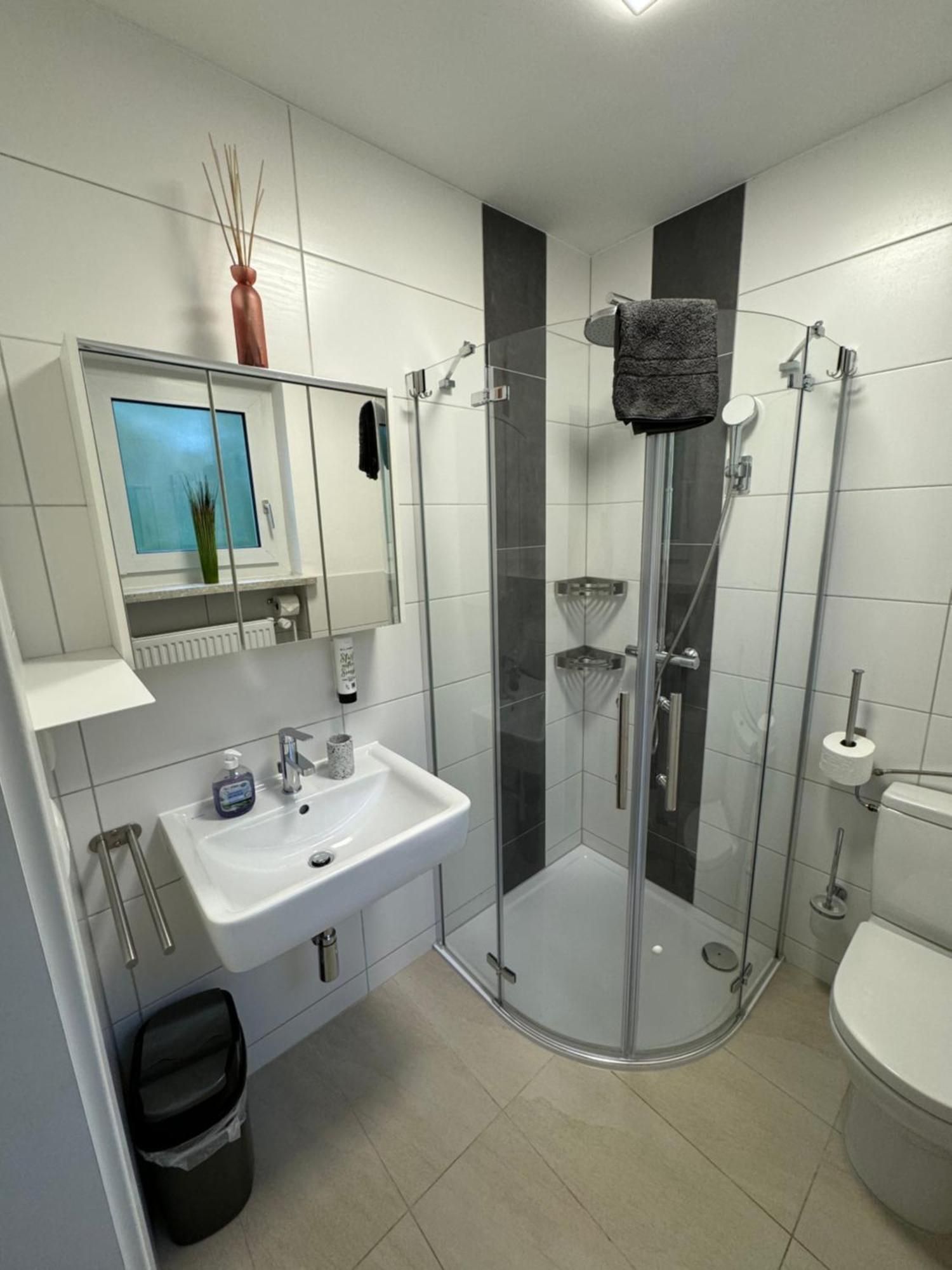 Ferienwohnung "Sorgenfrei" In Coburg ! - Im Eg Mit Privatparkplatz & Balkon Kültér fotó